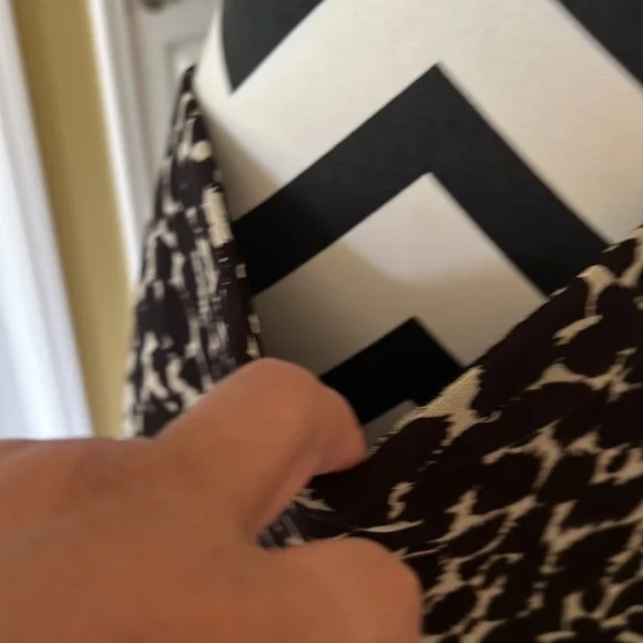 BCBG Maxazria - Picture 3 of 6